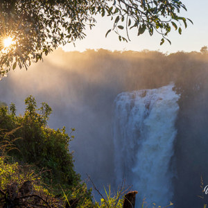 2024-04-25 - Eind van de middag, laagstaande zon<br/>Victoria Falls - Victoria Falls - Zimbabwe<br/>Canon EOS R5 - 42 mm - f/16.0, 0.01 sec, ISO 400