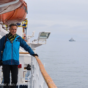 2022-07-20 - Wouter en het ons volgende schip van de kustwacht<br/><br/>Canon PowerShot SX70 HS - 17.8 mm - f/5.0, 1/320 sec, ISO 100