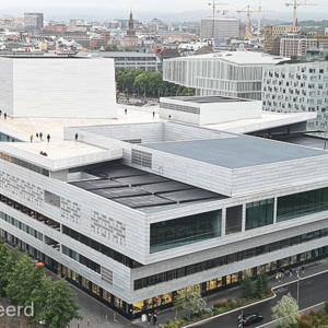 2022-07-25 - Het opera -gebouw gezien vanuit Munch museum<br/>Operagebouw - Oslo - Noorwegen<br/>SM-G981B - 5.4 mm - f/1.8, 0.01 sec, ISO 100