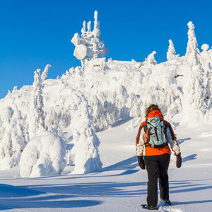 2011-02-13 - Met de sneeuw-schoenen de diepe sneeuw door<br/>Iso Syöte - Finland<br/>Canon EOS 7D - 32 mm - f/8.0, 1/400 sec, ISO 200