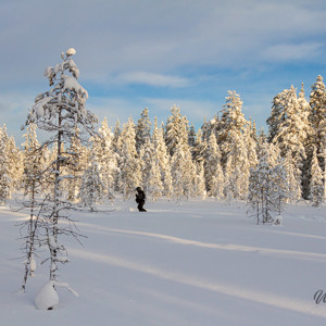 2011-02-07 - Carin in de diepe sneeuw<br/>Iso Syöte - Finland<br/>Canon EOS 7D - 24 mm - f/4.0, 1/2000 sec, ISO 200