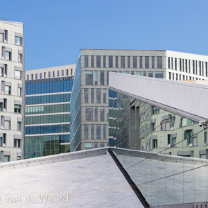 2022-07-11 - Bijzondere architextuur rondom het opera-gebouw<br/>Operagebouw - Oslo - Noorwegen<br/>Canon EOS R5 - 105 mm - f/8.0, 1/200 sec, ISO 200