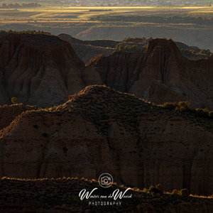 2023-04-26 - Laatste licht op de randen van de bergen<br/>Mirador del Fin del Mundo - Beas de Guadix - Spanje<br/>Canon EOS R5 - 349 mm - f/5.6, 1/400 sec, ISO 400