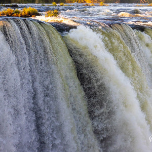 2024-04-25 - Onvoorstelbaar hoeveel liter water per seconde omlaag stort<br/>Victoria Falls - Victoria Falls - Zimbabwe<br/>Canon EOS R5 - 321 mm - f/8.0, 1/640 sec, ISO 800