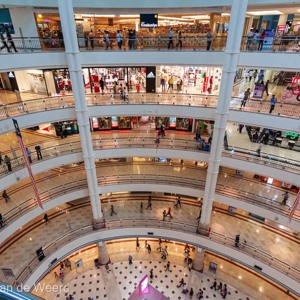 2009-08-27 - De shopping mall in de Twin Towers<br/>Suria KLCC - Kuala Lumpur - Maleisië<br/>Canon EOS 50D - 10 mm - f/8.0, 0.1 sec, ISO 400