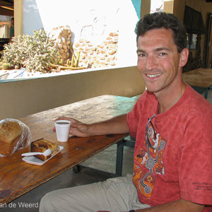 2007-08-12 - Lekkere appeltaart en vers brood<br/>McGregor’s Bakery - Solitaire - Namibie<br/>Canon PowerShot S2 IS - 6 mm - f/4.0, 1/125 sec, ISO 50