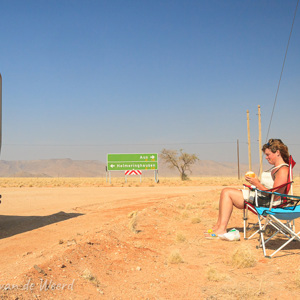 2007-08-09 - Lunchpauze onderweg<br/>Onderweg - Aus - Helmeringhausen - Namibie<br/>Canon EOS 30D - 20 mm - f/16.0, 1/125 sec, ISO 200
