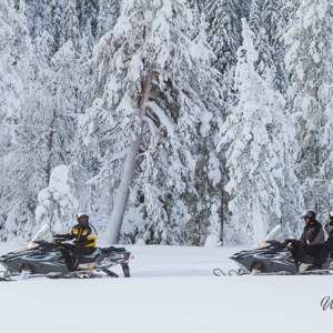 2011-02-07 - Onze gids Remco voorop<br/>Iso Syöte - Finland<br/>Canon EOS 7D - 80 mm - f/8.0, 1/200 sec, ISO 200