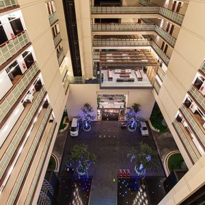 2009-08-27 - Uitzicht vanaf een kamer-gallerij<br/>Hotel Maya - Kuala Lumpur - Maleisië<br/>Canon EOS 50D - 10 mm - f/4.5, 1/8 sec, ISO 800