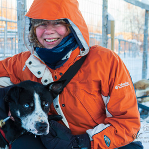 2011-02-09 - Carin na een heerljke tocht met 1 van onze honden<br/>Finn Jan Huskyfarm - Jurmu - Finland<br/>Canon EOS 7D - 47 mm - f/6.3, 0.04 sec, ISO 200