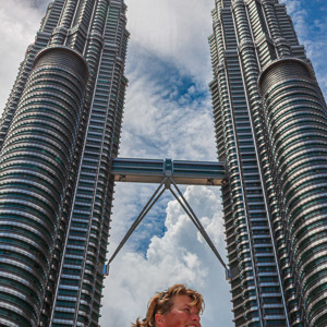 2009-08-27 - Toch ook maar een foto met Carin erop ;-)<br/>Petronas Twin Towers - Kuala Lumpur - Maleisië<br/>Canon EOS 50D - 24 mm - f/9.0, 1/250 sec, ISO 100