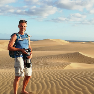 2021-10-26 - Wouter in de Sahara van Gran Canaria<br/>Duñas de Maspalomas - Playa del Inglès - Spanje<br/>FIG-LX1 - 3.5 mm - f/2.2, 1/800 sec, ISO 50