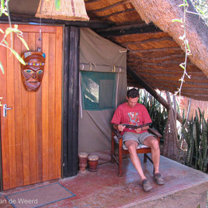 2007-08-23 - Onze tent ziet er prachtig uit<br/>Okonjima Lodge - Otjiwarongo - Namibie<br/>Canon PowerShot S2 IS - 6 mm - f/2.7, 1/60 sec, ISO 94