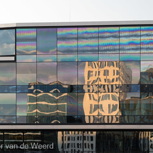 2022-07-11 - De wijk Barcode weerspiegeld<br/>Barcode - Oslo - Noorwegen<br/>Canon EOS R5 - 70 mm - f/8.0, 0.02 sec, ISO 400