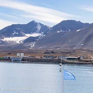 2022-07-14 - De bergen zijn bijna ijs-vrij<br/>Ny-Ålesund - Spitsbergen<br/>Canon EOS R5 - 70 mm - f/8.0, 1/200 sec, ISO 200