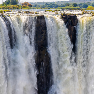 2024-04-26 - De Zambezi rivier stort omlaag<br/>Victoria Falls - Victoria Falls - Zimbabwe<br/>Canon EOS R5 - 105 mm - f/11.0, 0.01 sec, ISO 200