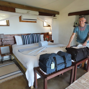 2024-04-27 - Een mooie ruime kamer<br/>Chobe Elephant Camp - Chobe NP - Botswana<br/>Canon PowerShot SX70 HS - 3.8 mm - f/3.4, 1/30 sec, ISO 500