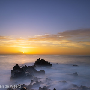 2022-11-15 - De zon komt op achter de Teide vulkaan op Tenerife<br/>Los Cancajos - La Palma - Canarische eilanden - Spanje<br/>Canon EOS R5 - 27 mm - f/18.0, 41 sec, ISO 100