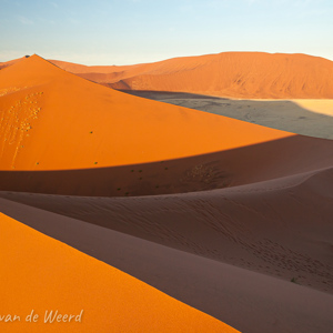 2007-08-11 - Zigzag duinen<br/>Sossusvlei - Duin 45 - Sesriem - Namibie<br/>Canon EOS 30D - 17 mm - f/8.0, 1/60 sec, ISO 200