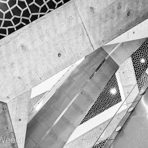 2022-07-11 - Architectuur van de bieb in zwart-wit<br/>Bilbiotheek - Oslo - Noorwegen<br/>SM-G981B - 5.4 mm - f/1.8, 0.02 sec, ISO 160
