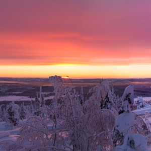 2011-02-11 - Zonsopkomst (panoramafoto)<br/>Iso Syöte - Finland<br/>Canon EOS 7D - 24 mm - f/8.0, 0.1 sec, ISO 200